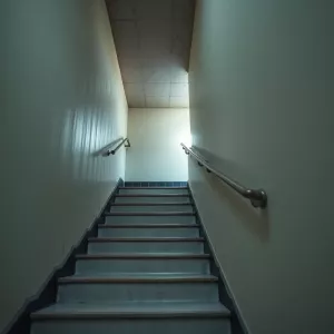 Ile zarabia sprzątaczka klatek schodowych